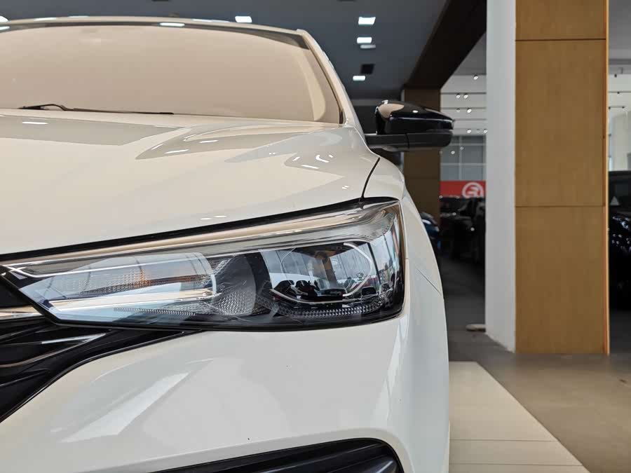 Roewe i5 2023 car image #3