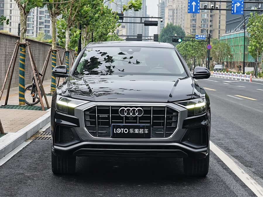 Audi Q8 2021 car image #3
