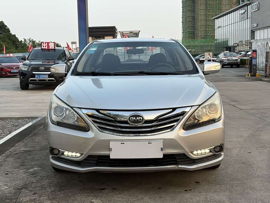 BYD G5 2014 #3 BYD G5 2014 изображение автомобиля #3