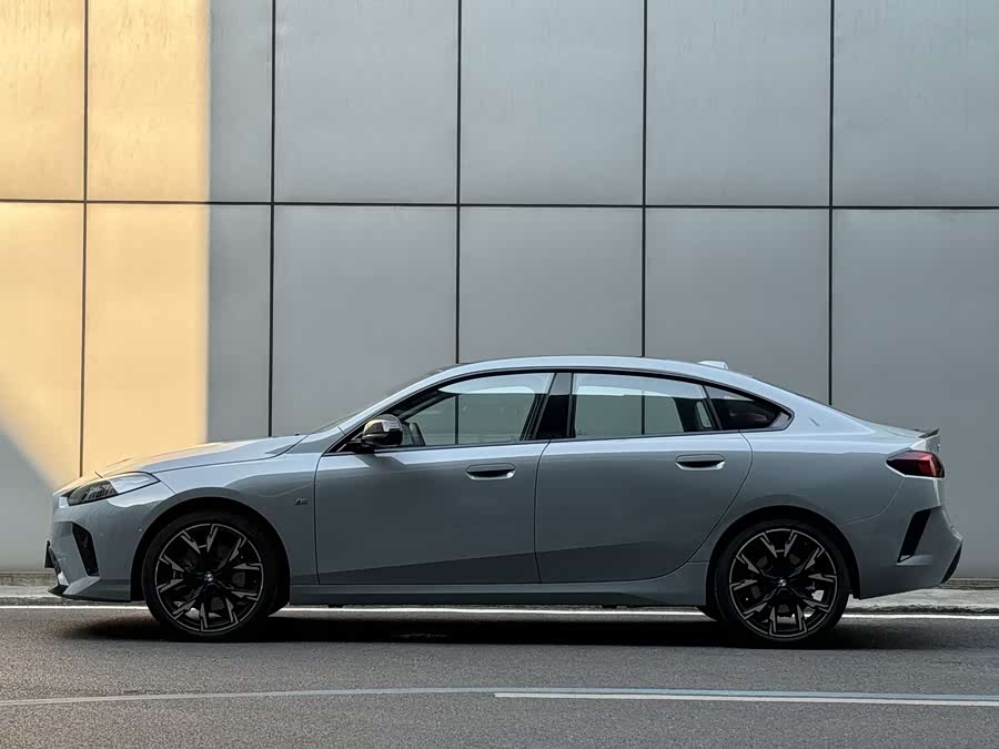 BMW 2 Series 2025 car image #3