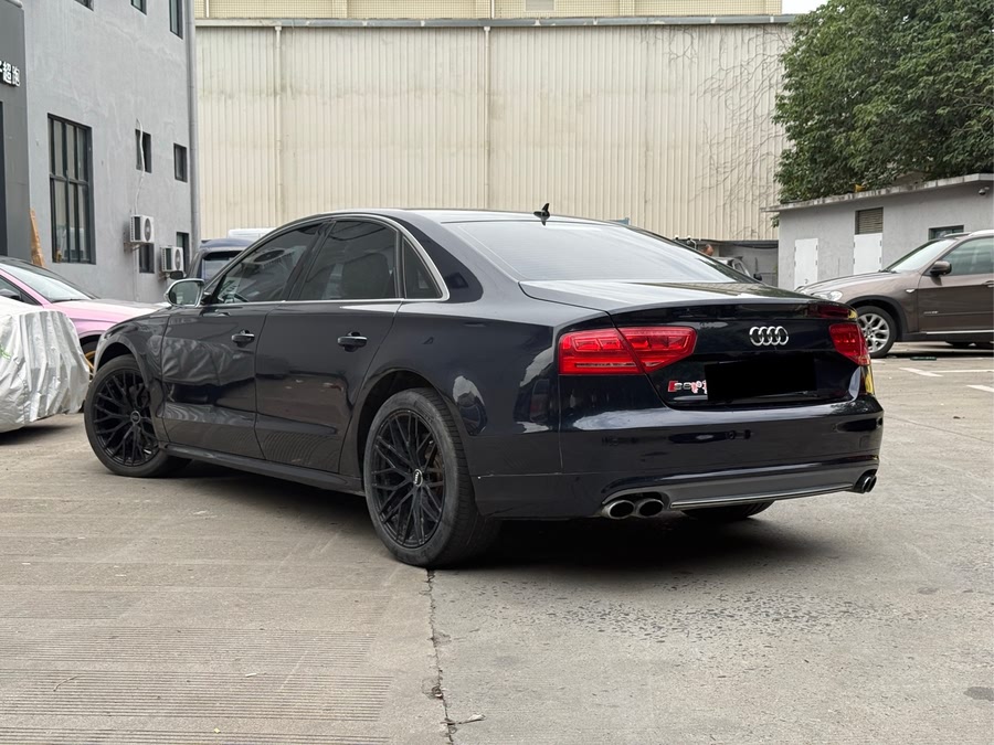 Audi S8 2009 car image #3