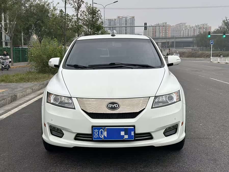 BYD e6 2016 #3 BYD e6 2016 car image #3