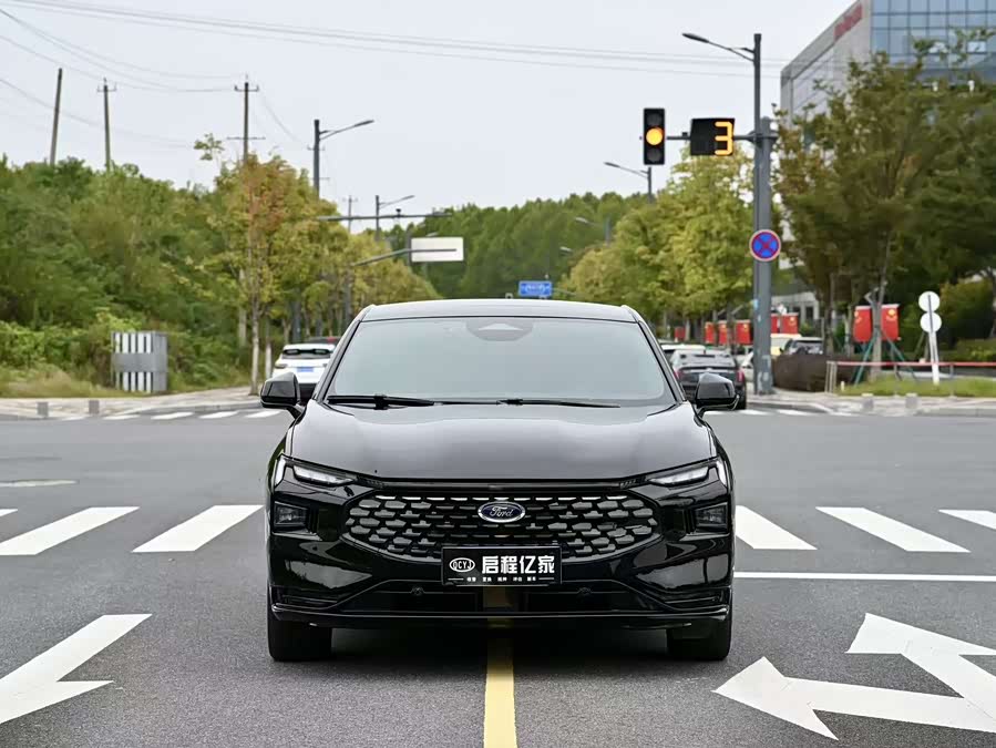 Ford Mondeo 2024 car image #3