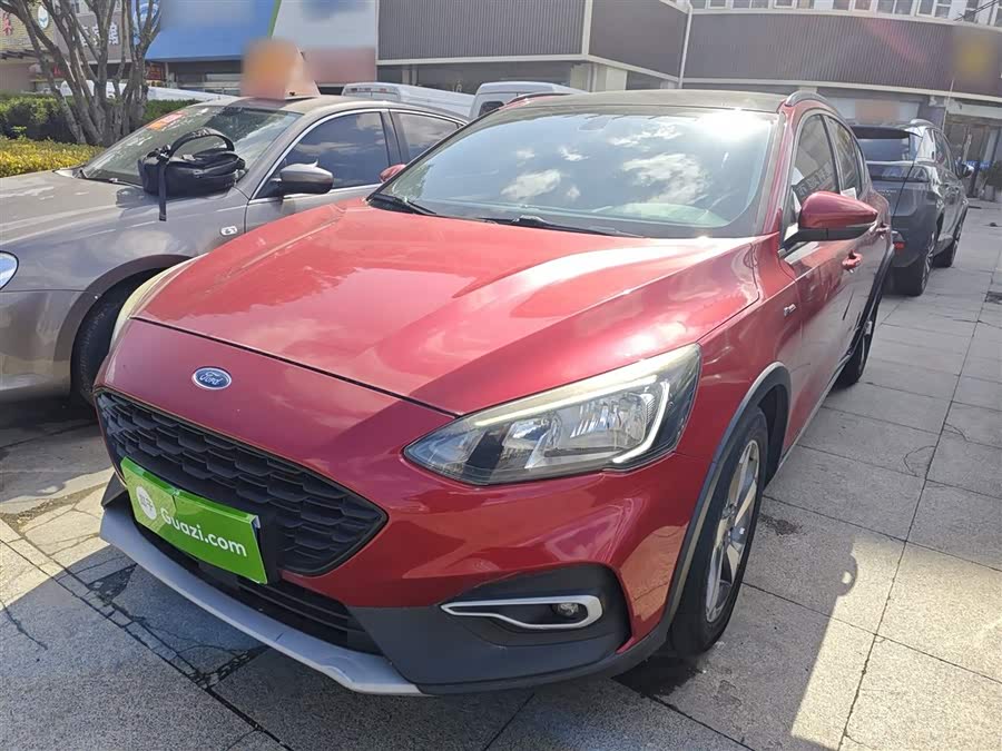 Ford Focus Active 2019 car image #3