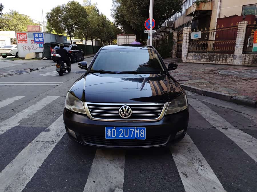 Volkswagen Passat Lingyu 2010 car image #3