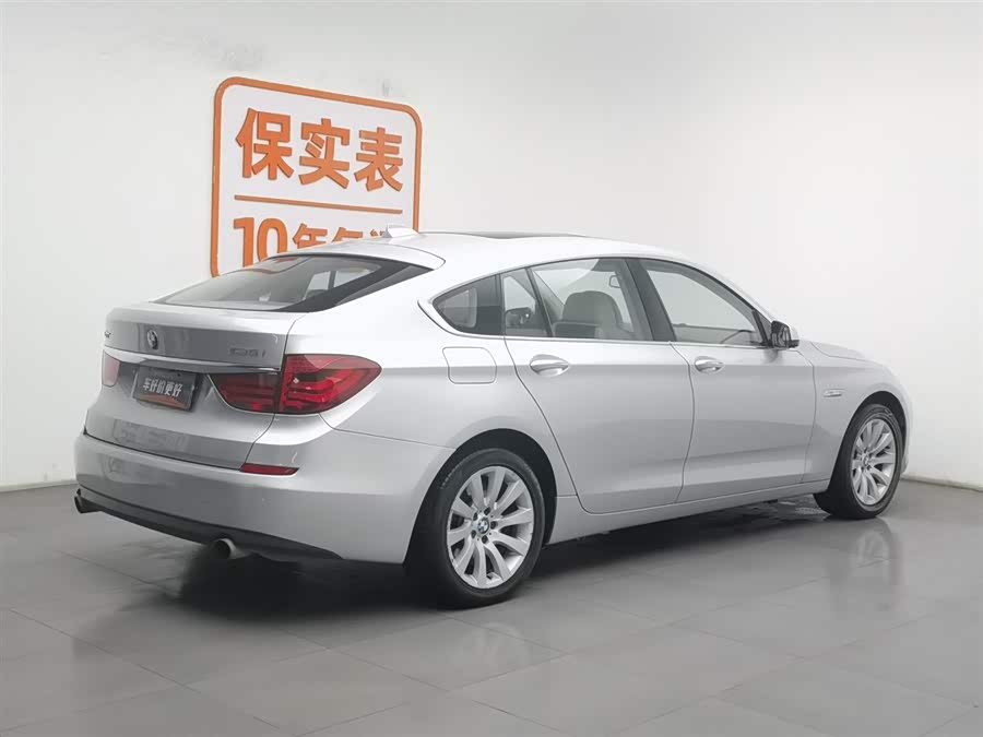 BMW 5 Series GT 2017 immagine di auto #3