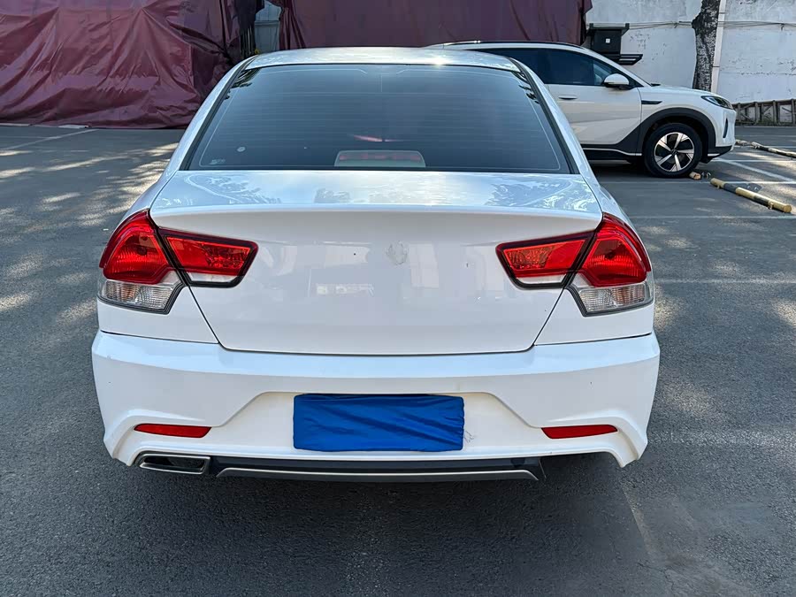 Soueast V3 Lingyue 2016 car image #3