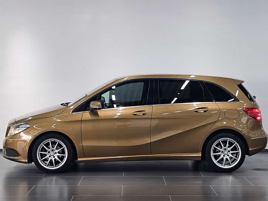 Mercedes-Benz B Class 2013 car image #3