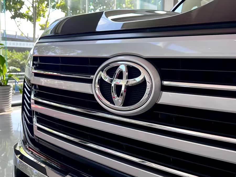 Toyota car image #3