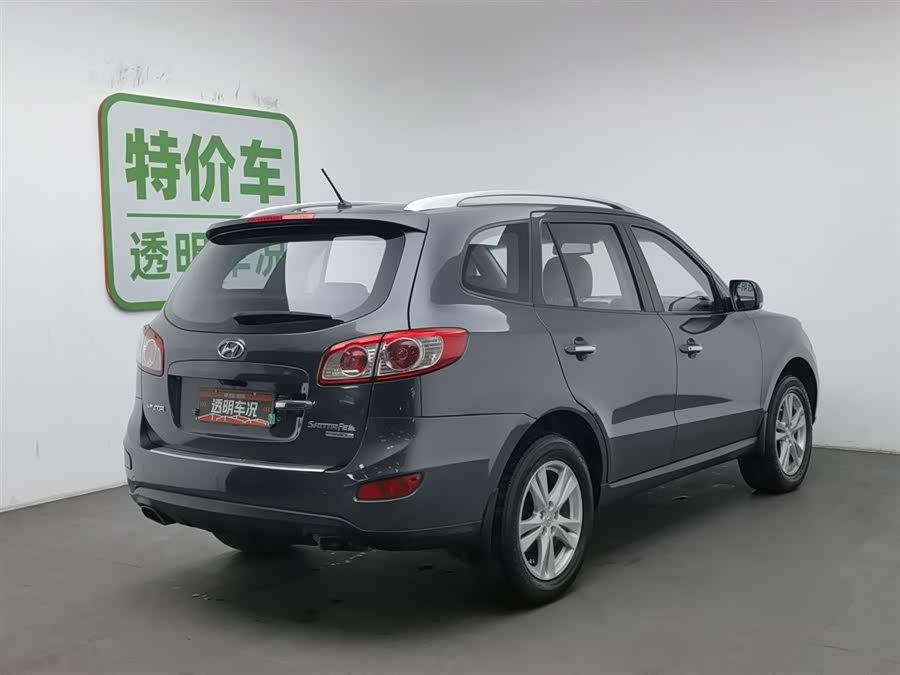 Hyundai Santa Fe Classic 2010 car image #3