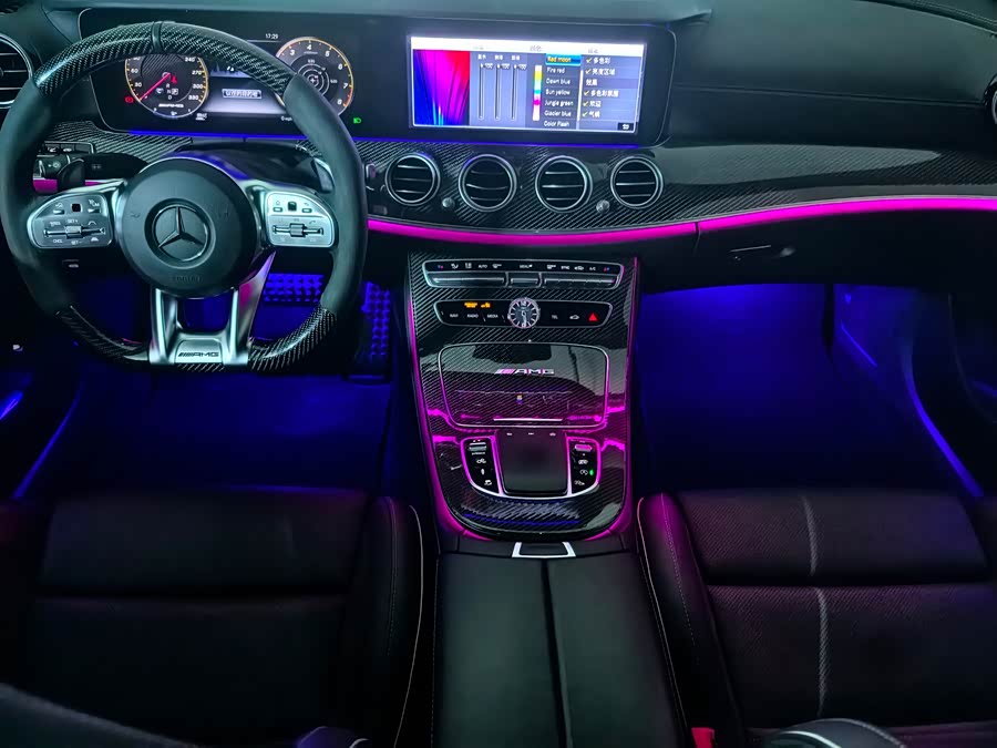 Mercedes-Benz E AMG 2020 صورة سيارة #3