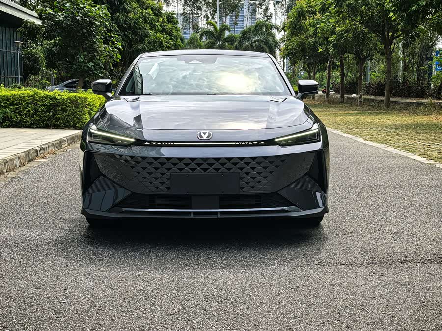 Changan UNI-V iDD 2025 #3 Changan UNI-V iDD 2025 car image #3