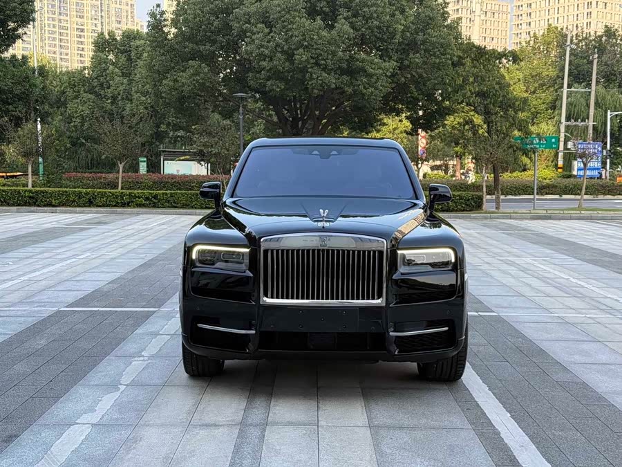 Rolls-Royce Cullinan 2023 car image #3