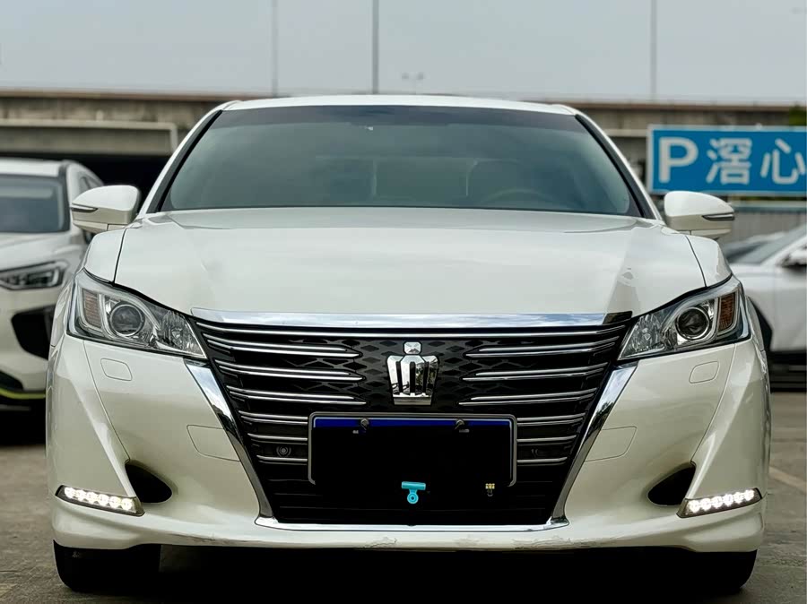 丰田 皇冠 2017 汽车图片 #3