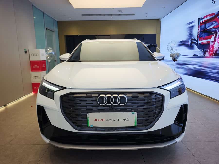 Audi Q4 e-tron 2025 immagine di auto #3