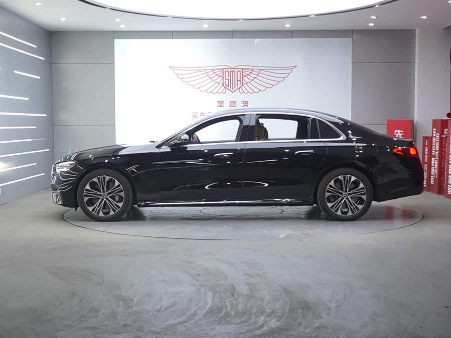 Mercedes-Benz E Class New Energy 2025 car image #3