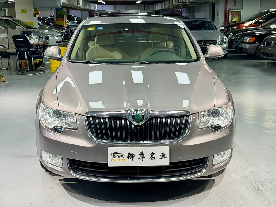 Skoda Superb 2012 car image #3