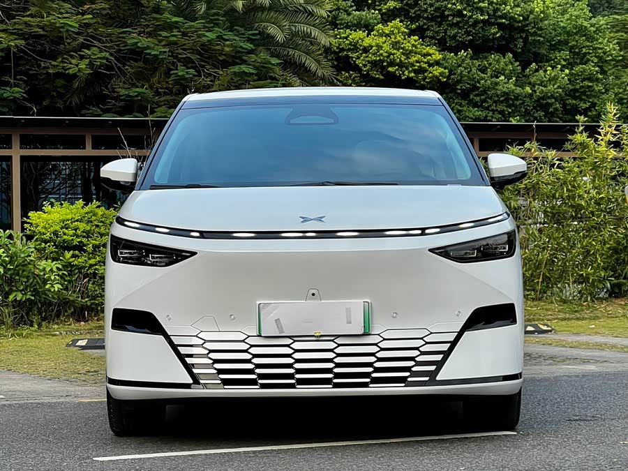 Xpeng X9 2024 immagine di auto #3