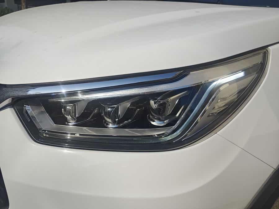 BYD Yuan New Energy 2020 #3 BYD Yuan New Energy 2020 car image #3