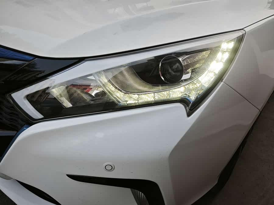 BYD Qin New Energy 2017 #3 BYD Qin New Energy 2017 car image #3