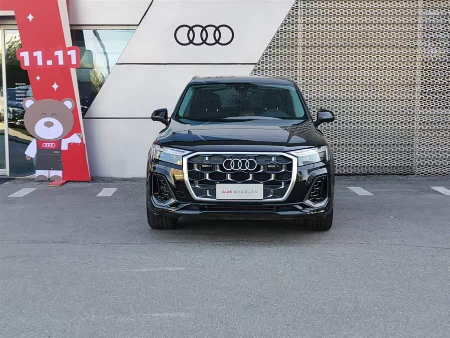 Audi Q7 2024 صورة سيارة #3
