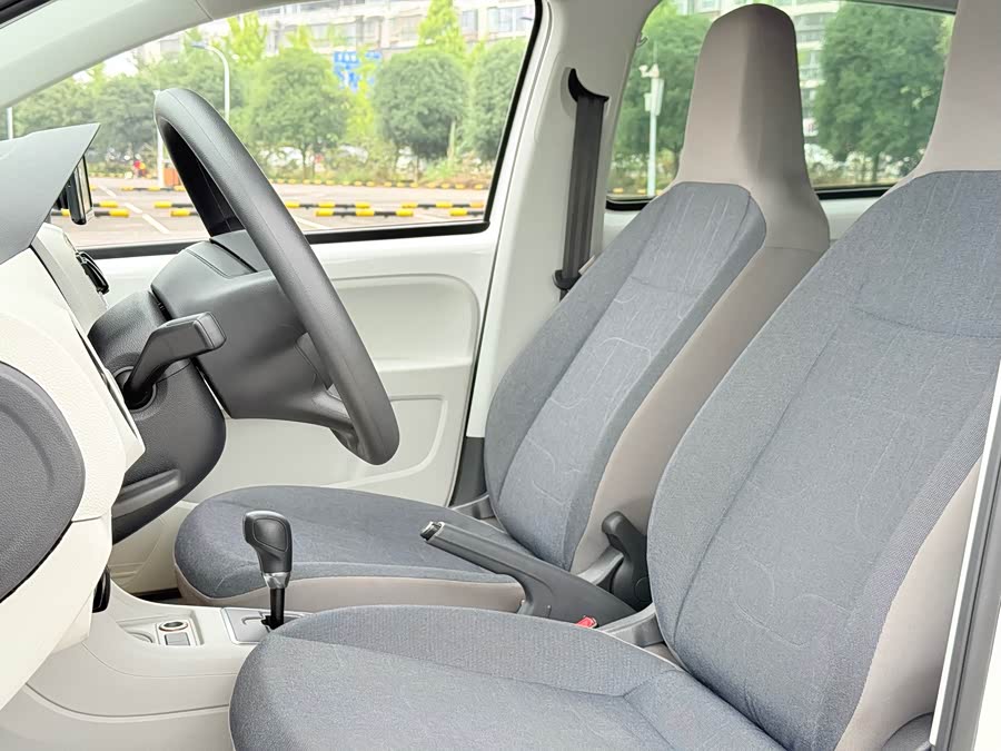 Volkswagen up! 2016 imagem de carro #3