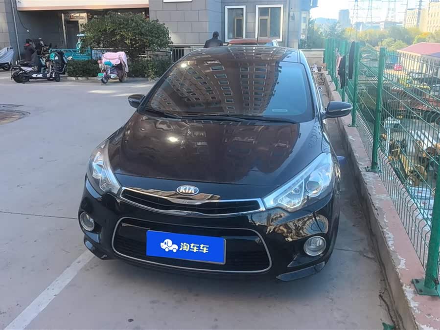 Kia Forte Koup 2015 car image #3