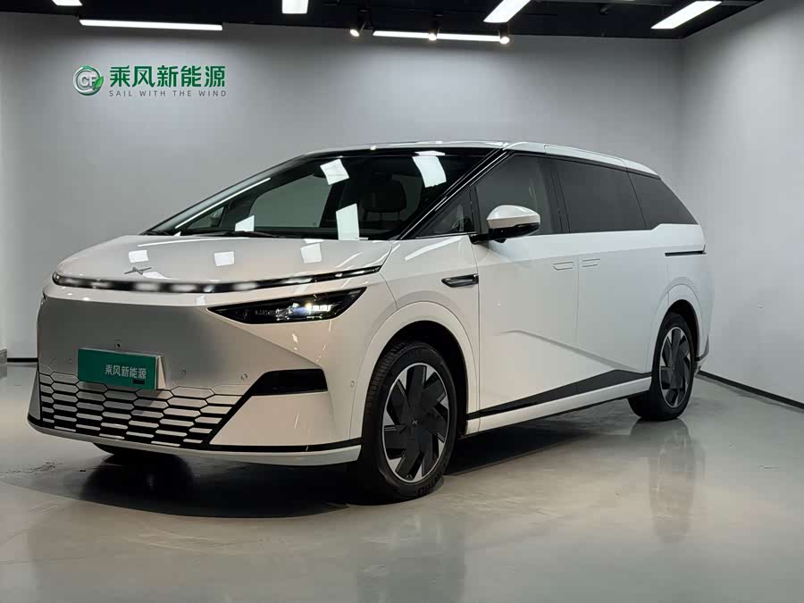 Xpeng X9 2024 immagine di auto #3