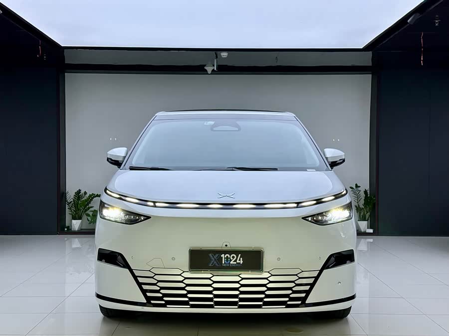 Xpeng X9 2024 immagine di auto #3