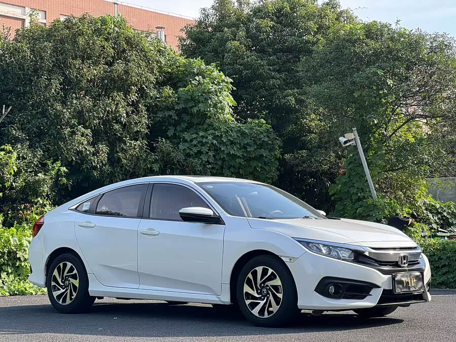 Honda Civic 2018 car image #3