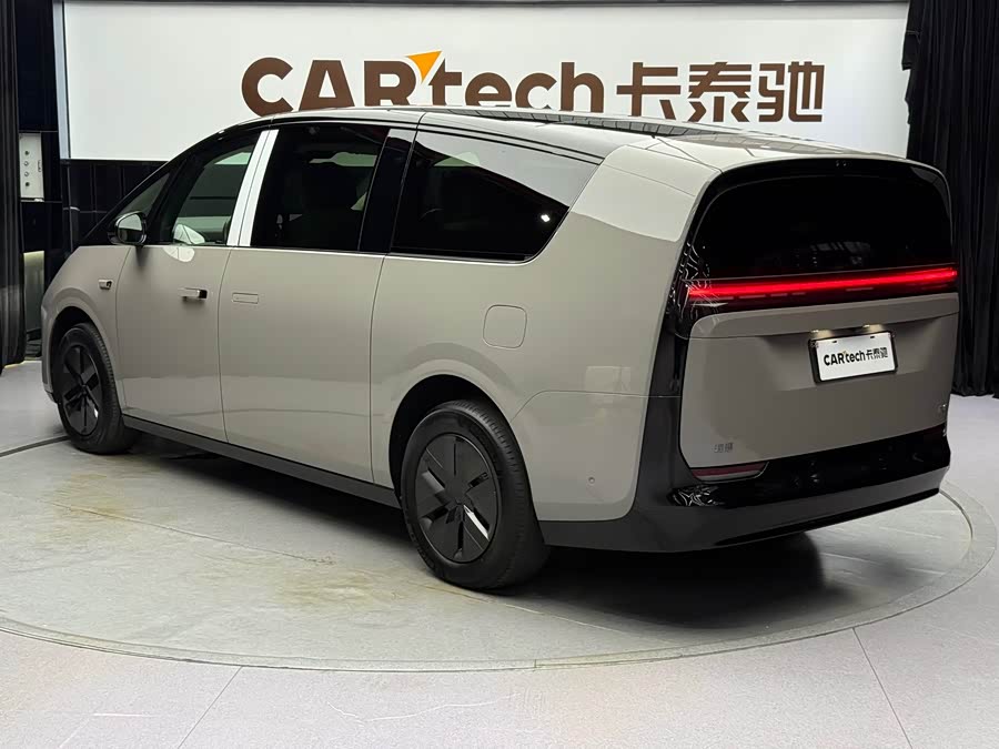 理想汽车 理想MEGA 2024 汽车图片 #3