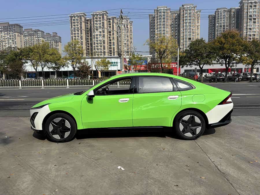 五菱汽车 五菱E5 2025 汽车图片 #3