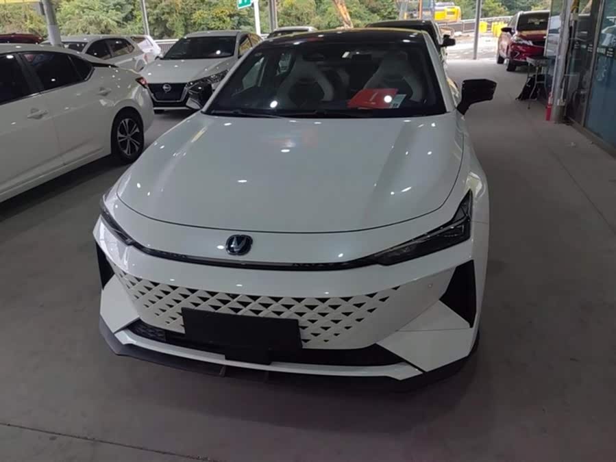 Changan UNI-V iDD 2024 car image #3