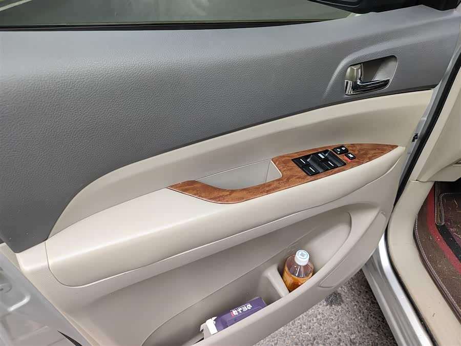 BYD M6 2016 #3 BYD M6 2016 car image #3