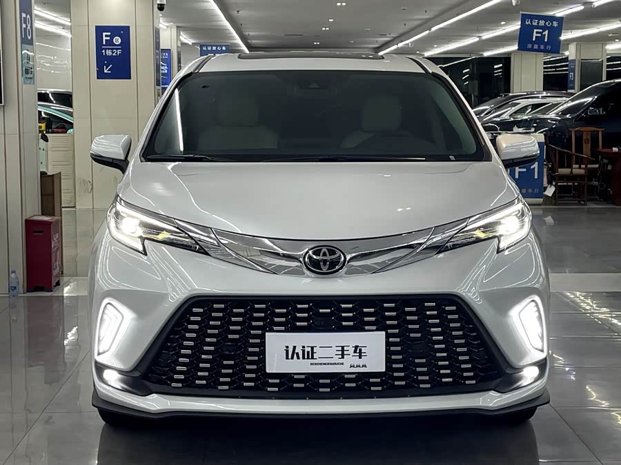 Toyota Granvia 2024 immagine di auto #3