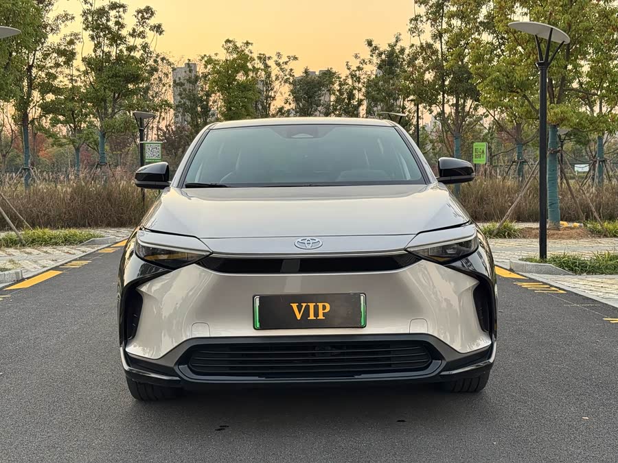 Toyota bZ4X 2022 immagine di auto #3