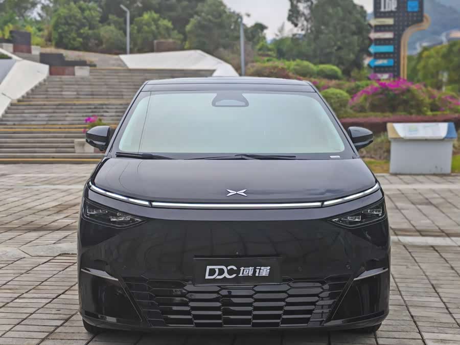 Xpeng X9 2024 imagem de carro #3