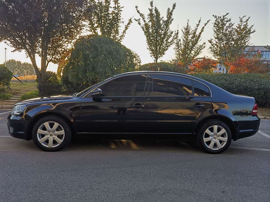 Volkswagen Passat Lingyu 2010 #3 Volkswagen Passat Lingyu 2010 car image #3