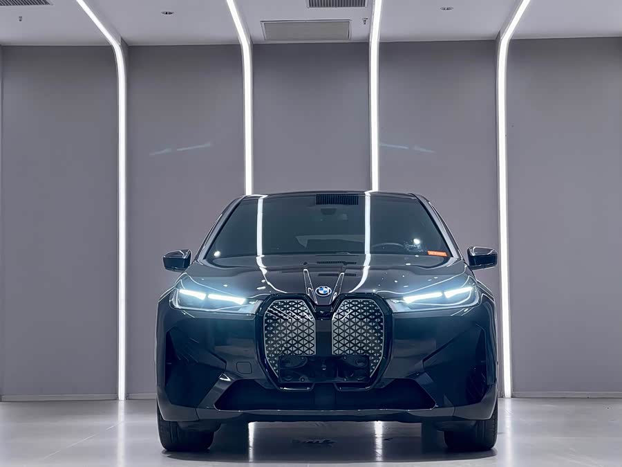 BMW iX 2023 car image #3