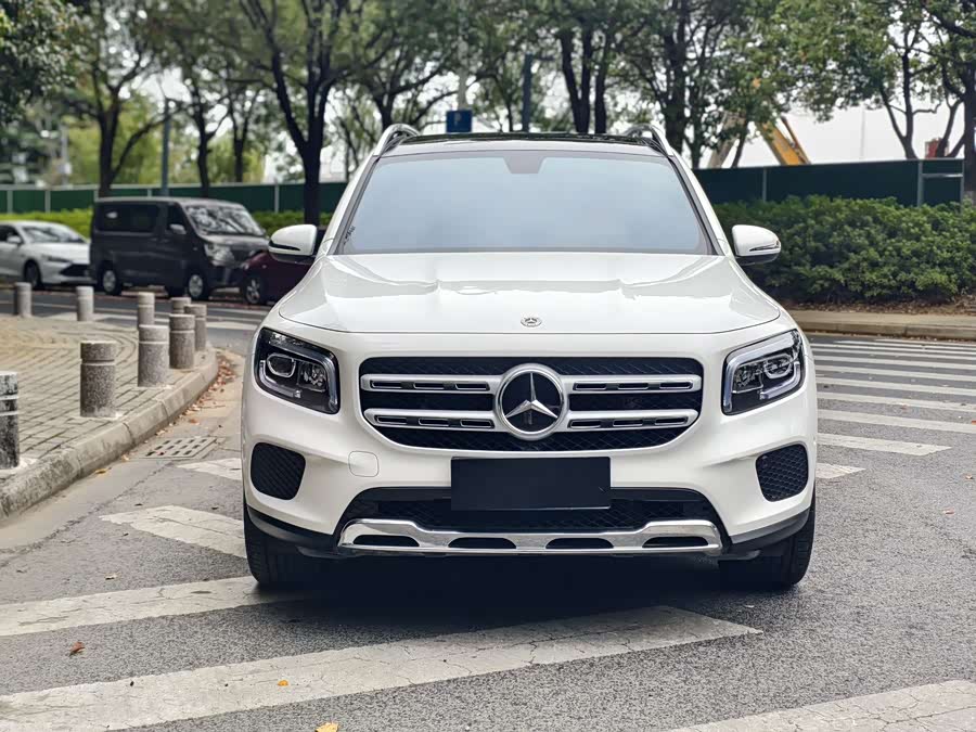 Mercedes-Benz GLB Class 2023 car image #3