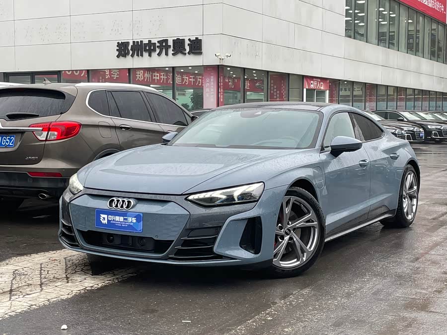 Audi e-tron GT 2024 صورة سيارة #3