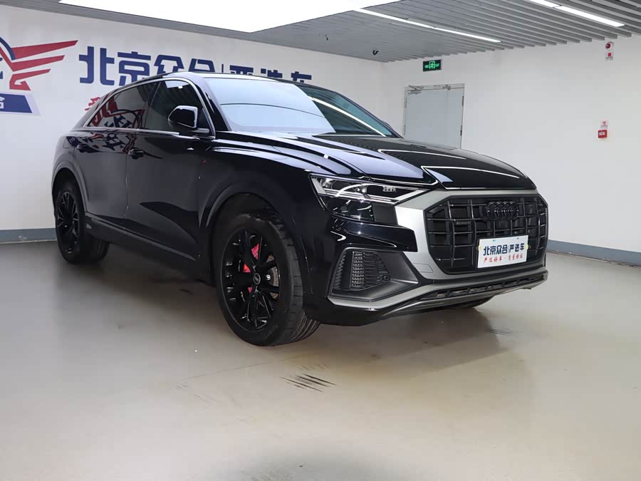 Audi Q8 2021 car image #3