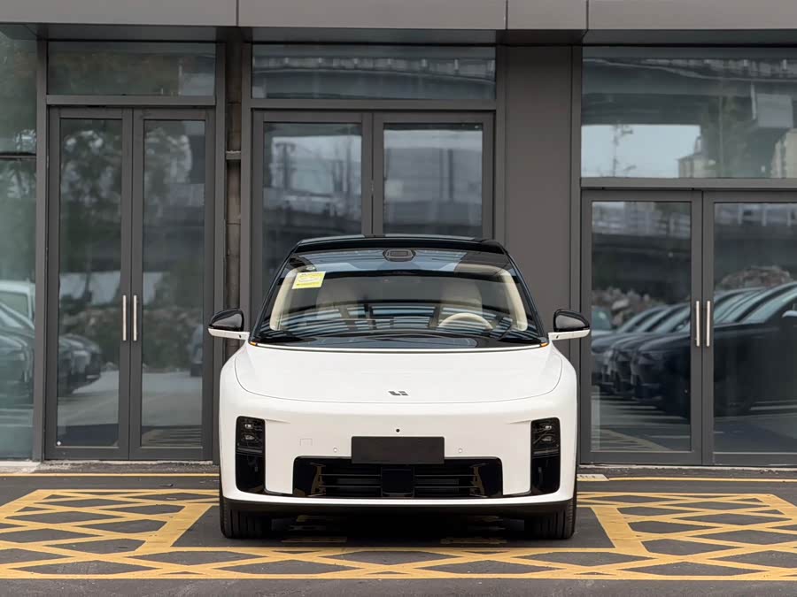 Li i8 2025 изображение автомобиля #3