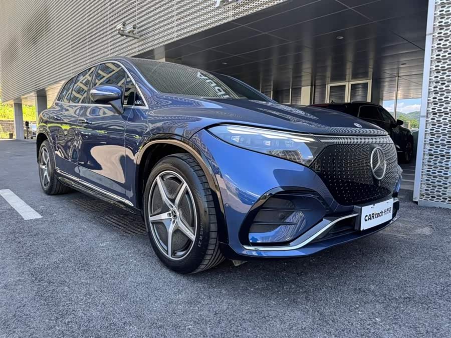 Mercedes-Benz EQS SUV 2023 car image #3