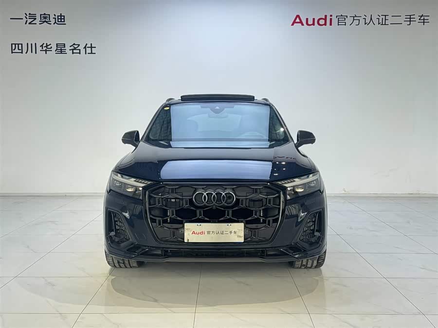 Audi SQ7 2024 car image #3