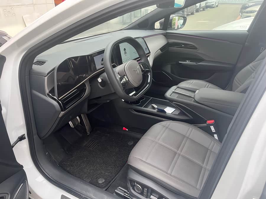 HongQi EH7 2024 car image #3