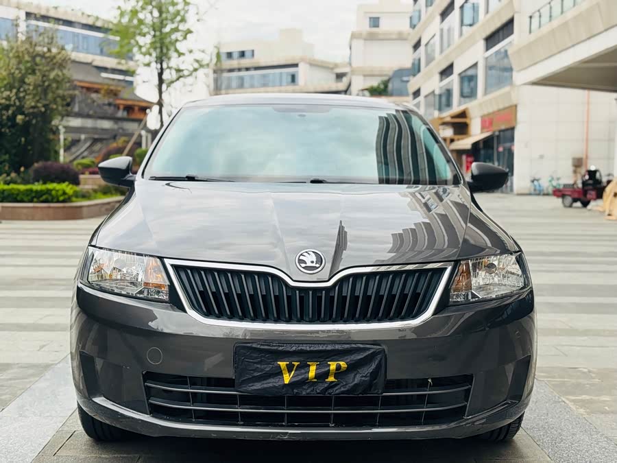 Skoda Rapid 2016 car image #3