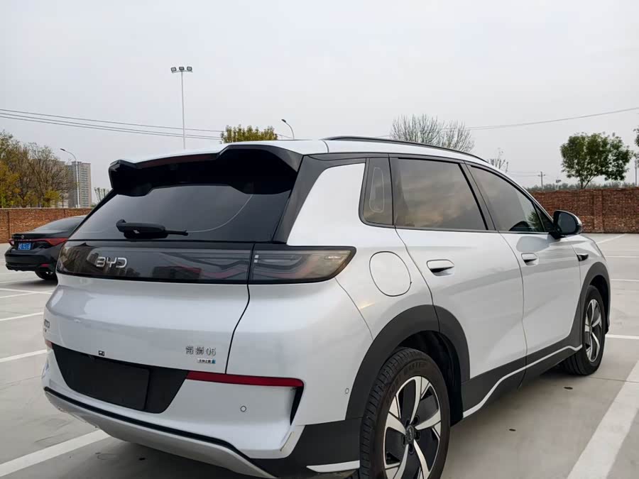 BYD Sea Lion 05 EV 2025 #3 BYD Sea Lion 05 EV 2025 car image #3