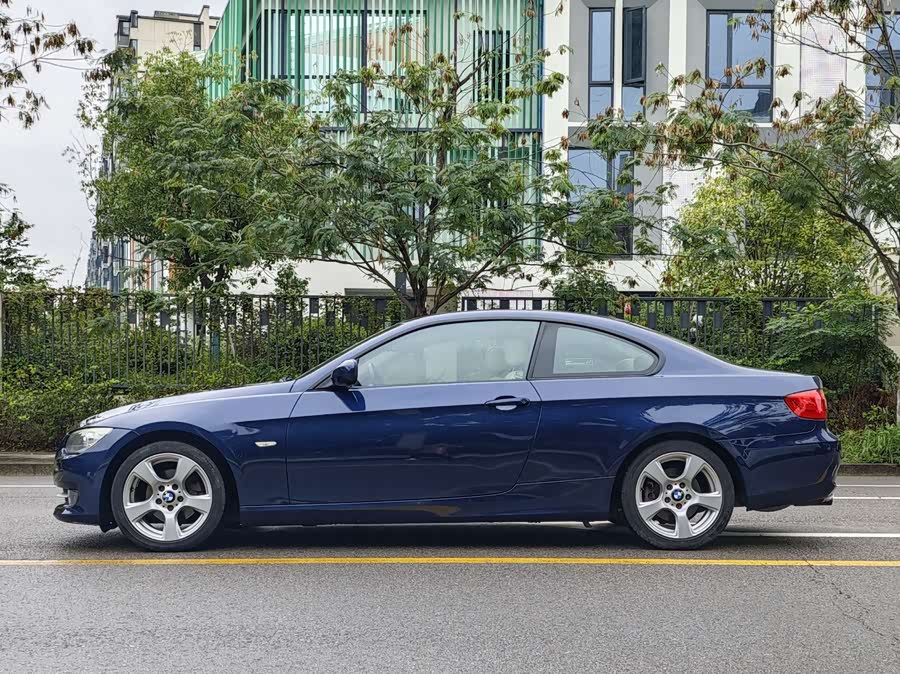 BMW 3 Series (Imported) 2011 car image #3