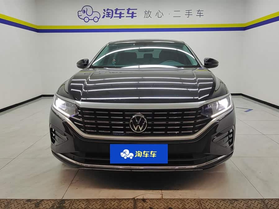 Volkswagen Passat 2023 car image #3